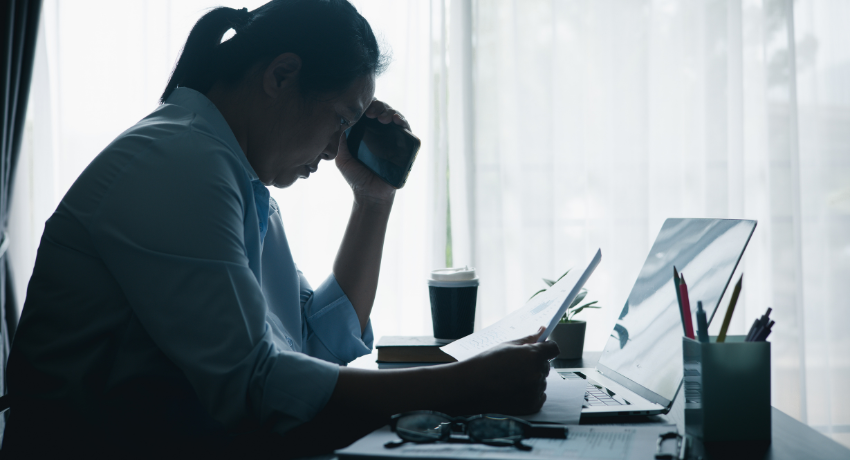 Ansiedade no trabalho: como identificar gatilhos no dia a dia