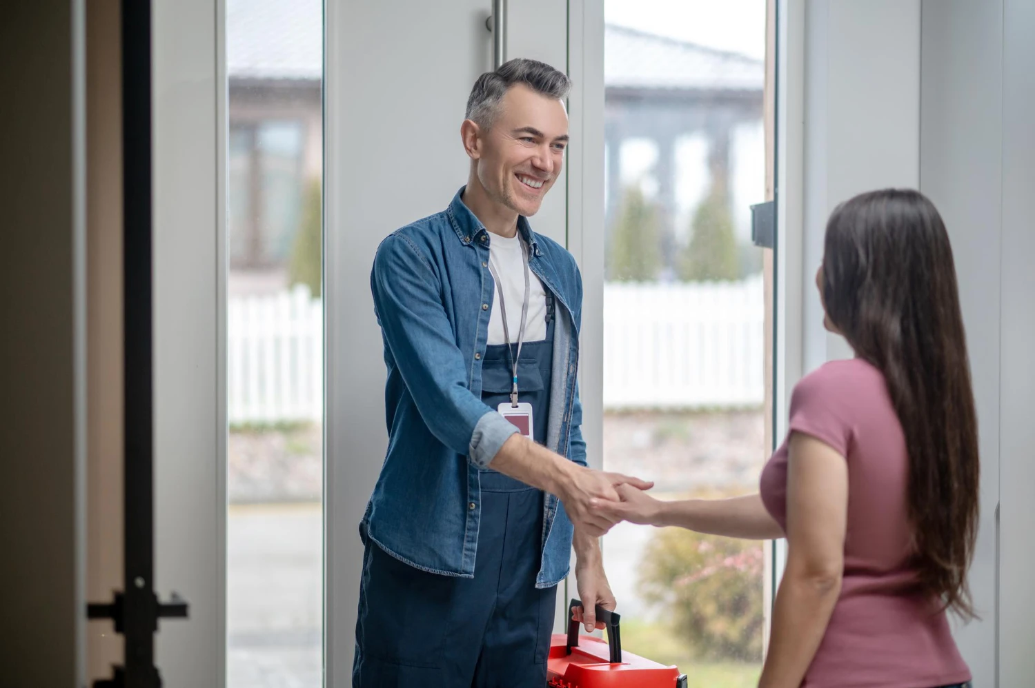 O Que considerar antes de contratar um serviço para sua casa 